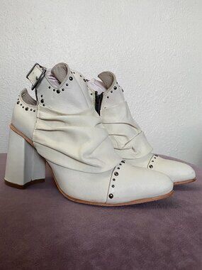 Freebird Jericho Beige (Cream/Off-white) Studded Leather Ankle Boot - Size 9
